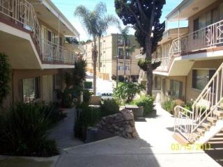 3011 Rowena Ave, Los Angeles CA  90039-2049 exterior