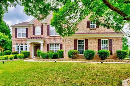 8101 Cannock Ct, Suwanee, GA 30024-1577