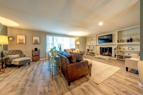 310 Salmon Brook St, Granby CT  06035-1801 exterior