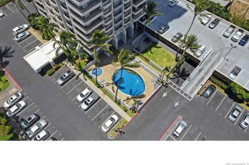 2825 King St, Honolulu HI  96826-3563 exterior