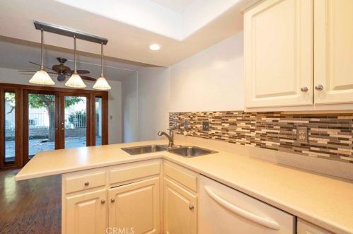8 Spicewood Way, Irvine CA  92612-2721 exterior