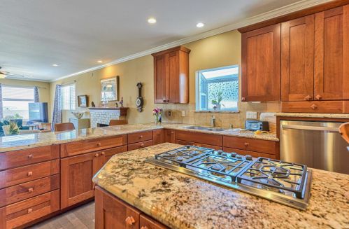 1312 Flores St, Seaside CA exterior