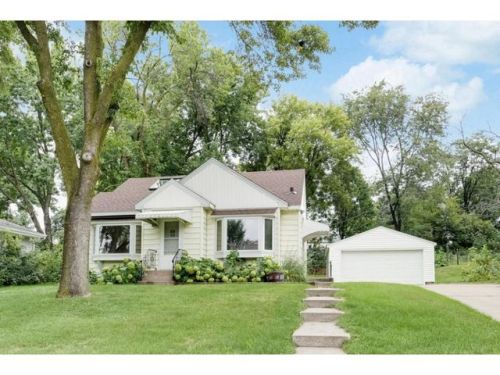 1057 Grandview Ave, Saint Paul, MN 55113-4438