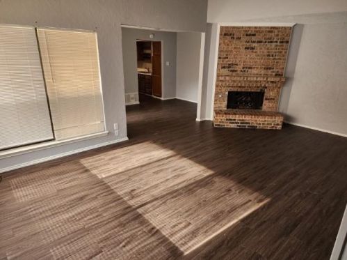 2221 Jackson Cir, Carrollton TX  75006-1635 exterior