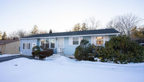64 Horne St, Dover, NH 03820-2628