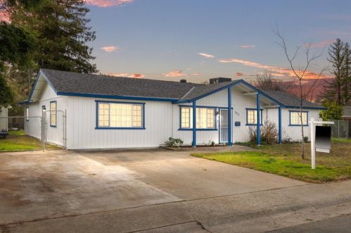 8814 Lance Ave, Citrus Heights, CA 95662-5121