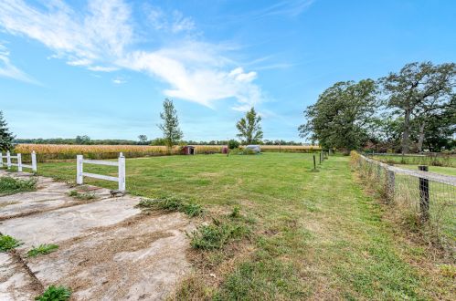 15346 Quigley Rd, Sycamore IL  60178-8362 exterior