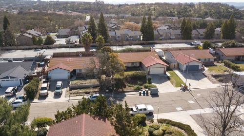 432 Palomino Ln, Lake Nacimiento, CA 93446-2944