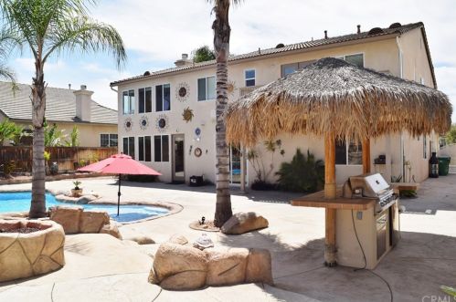 12722 Royal Palm Ln, Riverside CA  92503-7077 exterior