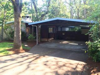 3701 Donald St, Eugene OR  97405-4732 exterior