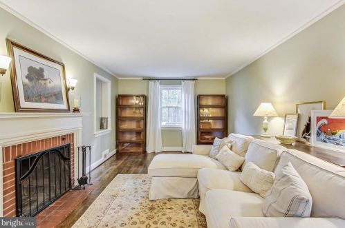 1506 Live Oak Dr, Silver Spring MD 20910-1543 exterior