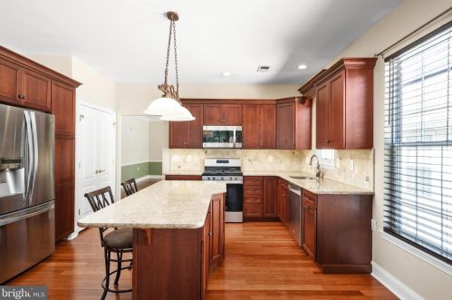 22 Honey Flower Dr, Trenton NJ  08620-9688 exterior