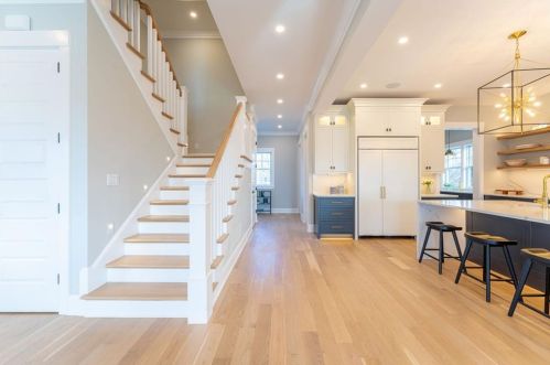 4 Chartier Cir, Middletown RI  02840-3724 exterior
