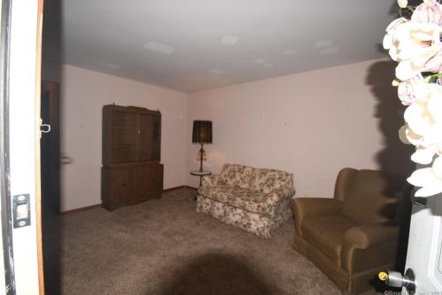 21 Senior Dr, Upper Stepney, CT 06468-2729