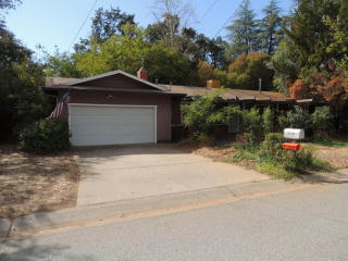 5038 Debbie Ln, Redding, CA 96002-4017