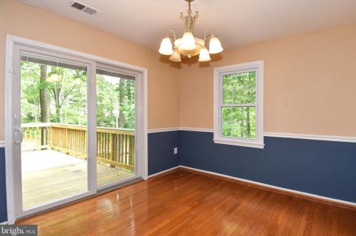 5640 Kirkham Ct, Springfield VA  22151-1709 exterior