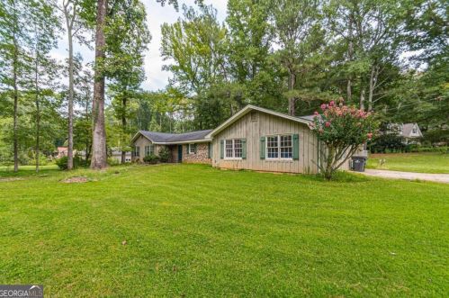 1418 Branchwood Dr, Lithonia, GA 30078-2163