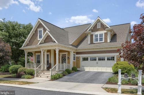 556 Constitution Dr, Ephrata, PA 17522-9177
