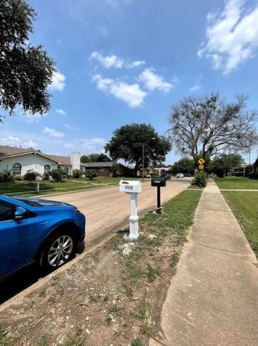 10328 Black Walnut Dr, Dallas TX  75243-5105 exterior