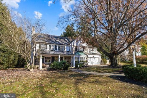 1527 Ridge Rd, Lancaster, PA 17603-4737