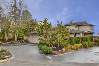 10237 Marine Vw Dr, Seattle WA  98146-1015 exterior