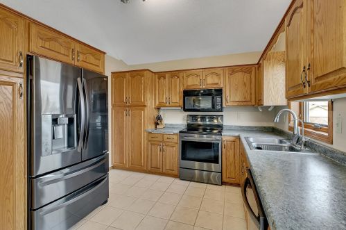 1419 3rd St, Sartell, MN 56377-1780