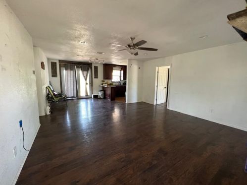 8823 Cartwright Dr, Fort Worth, TX 76035-3106