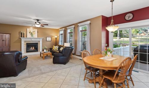 276 Pne Crk Dr, Carlisle PA  17013-9611 exterior