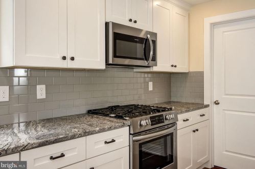 154 Ellis St, Tavistock NJ 08033-1827 exterior