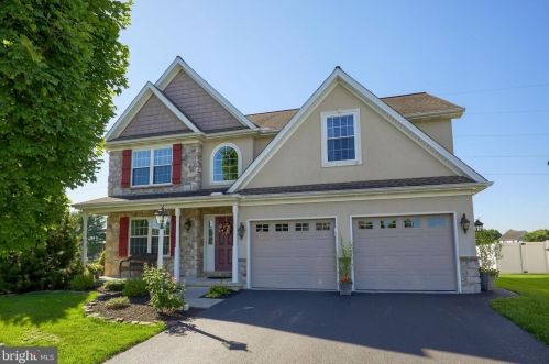 159 Agape Dr, Ephrata, PA 17522-9132