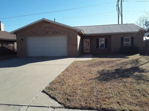 905 11th St, Wolfforth TX  79382-2409 exterior