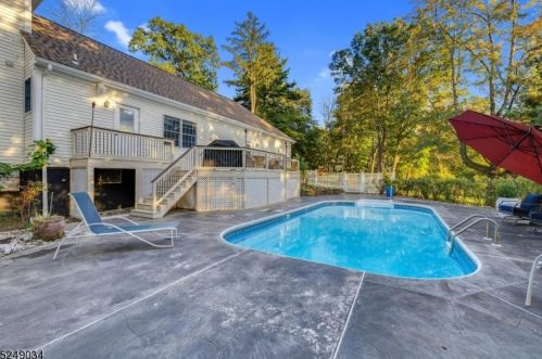 35 Mallard Dr, Hackettstown NJ  07840-2821 exterior