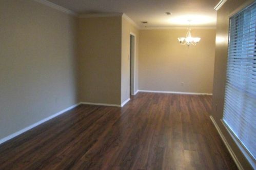 1619 Cripple Creek Dr, Austin TX  78758-5036 exterior