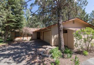20745 Blacksmith Cir, Bend OR  97702-2242 exterior