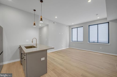 1205 15th St, Philadelphia, PA 19146-3116
