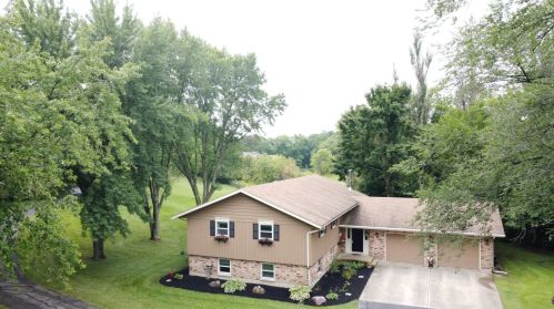 10215 Lucas Rd, Bull Valley, IL 60098-7445