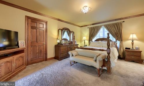 1991 Pickering Trl, Lancaster PA 17601-4972 exterior