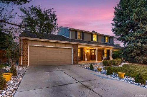 2814 Macon Cir, Aurora, CO 80014-3030