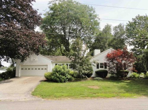 7 Norwich St, Concord, NH 03301-2214
