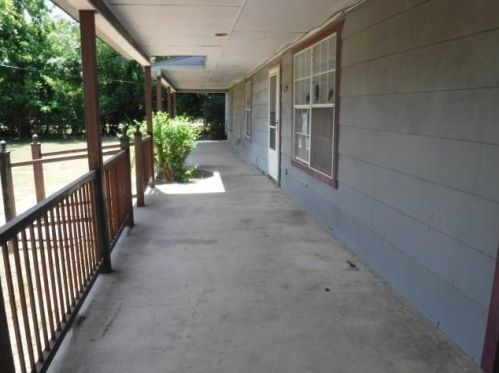 129 Denmark St, Walnut Springs, TX 76690-4542