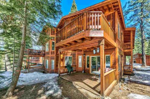 12826 Zurich Pl, Truckee CA  96161-6040 exterior