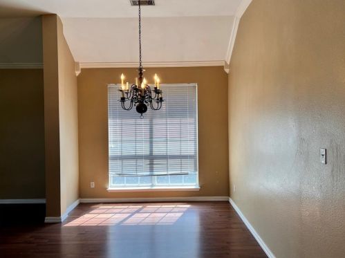 1813 Day Dr, Carrollton TX  75010-6309 exterior