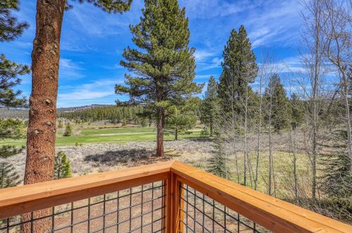 196 Basque Dr, Truckee CA  96161-3917 exterior