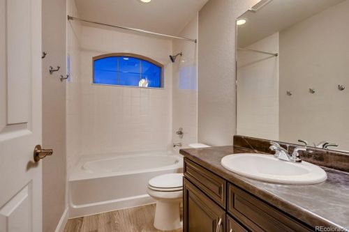 5028 Addison Way, Aurora CO 80016-5390 exterior