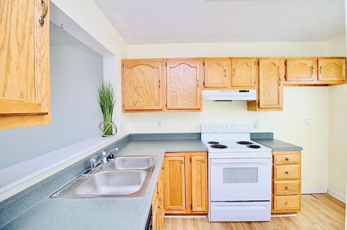 508 Halifax Cir, Cincinnati, OH 45244-1866