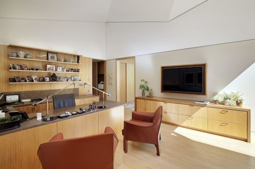 2500 Telegraph Rd, Bannockburn IL  60015-1540 exterior