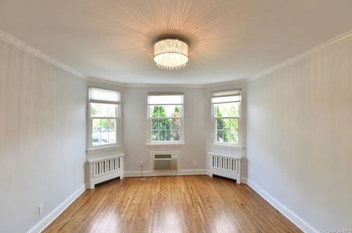 182 Putnam Park, Greenwich CT  06830-5782 exterior