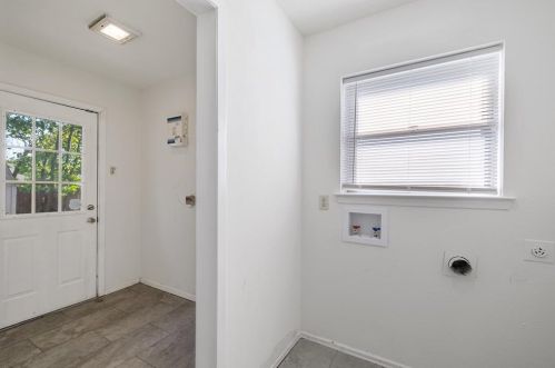 2612 Avenida Loop, Irving TX  75062-5131 exterior