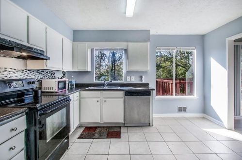 107 Park Pl, Stockbridge GA  30281-1115 exterior