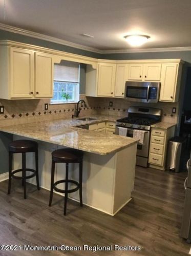95 Aspen Ln, East Freehold, NJ 07728-4133